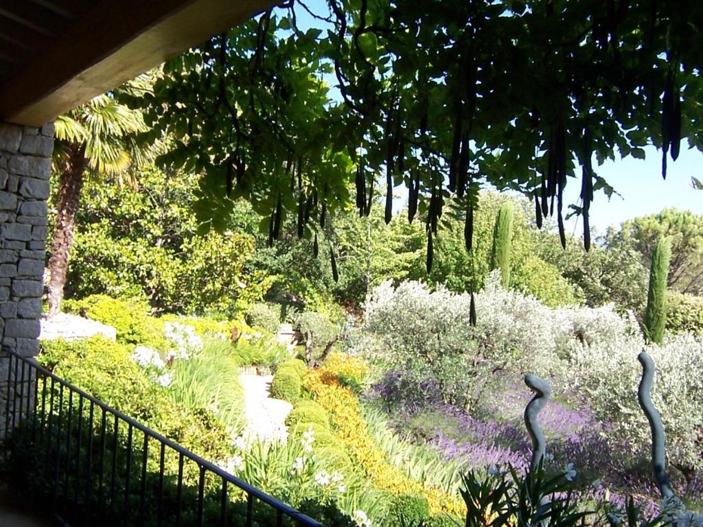 Lou Granos Gordes Exterior foto