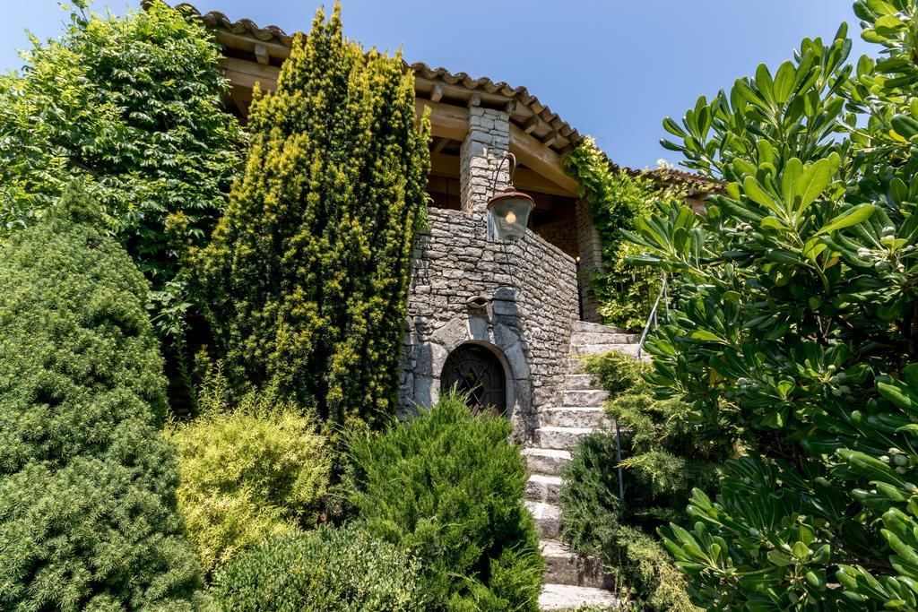 Lou Granos Gordes Exterior foto