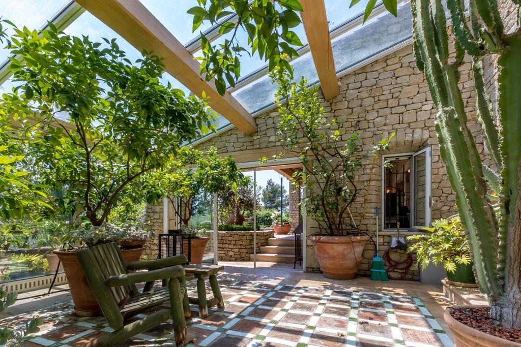 Lou Granos Gordes Exterior foto
